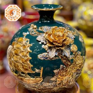 Bình Hút Tài Lộc Thuận Buồm Xuôi Gió Men Xanh Mallard 30cm Đắp Nổi Vẽ Vàng