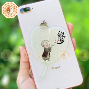 Lá Bồ Đề Thư Pháp Chú Tiểu Cầm Hoa 1