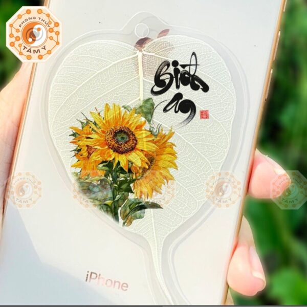 Lá Bồ Đề Thư Pháp Hoa Cúc Vàng